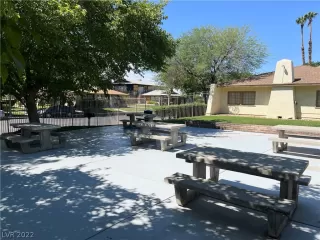 Photo #6: 2431691 Listing 