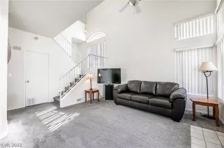 Photo #4: 2431696 Listing 