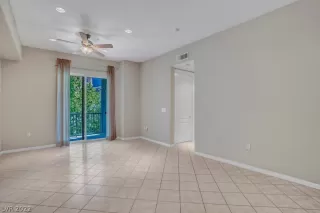 Photo #3: 2431700 Listing