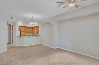 Photo #6: 2431700 Listing