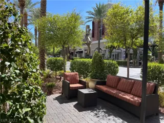 Photo #4: 2431704 Listing 