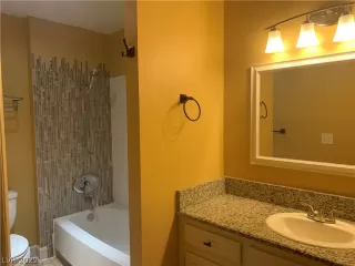 Photo #5: 2431707 Listing