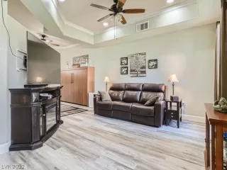 Photo #4: 2431754 Listing