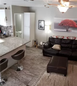 Photo #6: 2431761 Listing