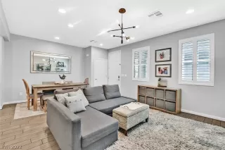 Photo #2: 2431775 Listing