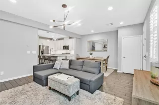 Photo #4: 2431775 Listing