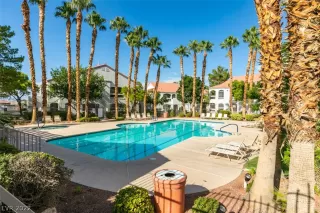 Photo #1: 2431792 Listing