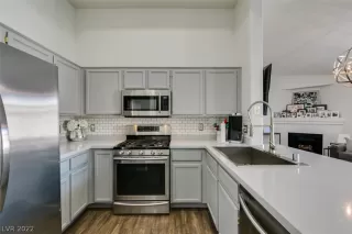 Photo #2: 2431792 Listing