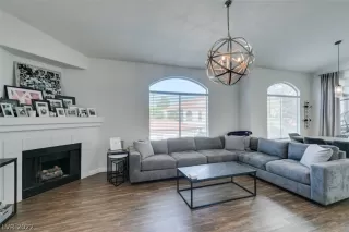 Photo #3: 2431792 Listing