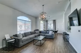 Photo #5: 2431792 Listing