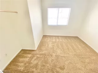 Photo #5: 2431793 Listing 