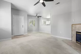 Photo #4: 2431801 Listing