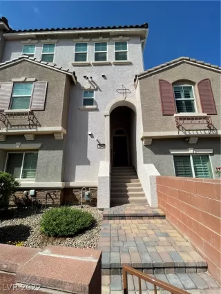 Photo #2: 2431823 Listing 