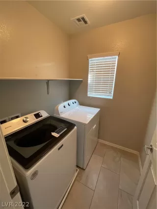 Photo #6: 2431823 Listing 