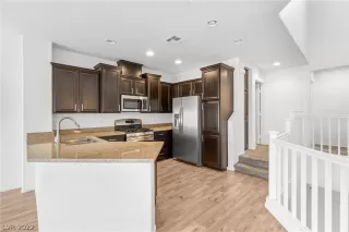 Photo #2: 2431870 Listing