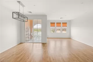 Photo #5: 2431870 Listing