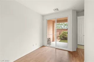 Photo #6: 2431870 Listing