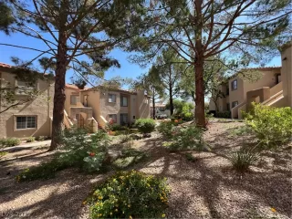Photo #2: 2431891 Listing 