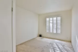 Photo #6: 2431911 Listing 