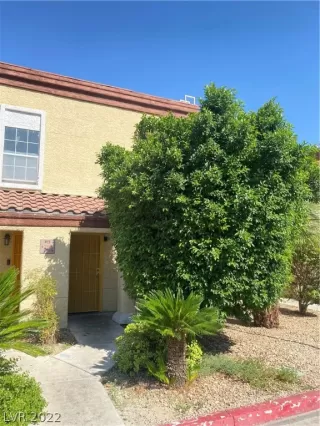 Photo #1: 2431923 Listing