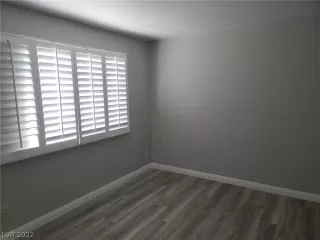 Photo #5: 2431936 Listing 