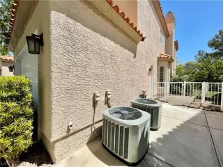 Photo #3: 2431960 Listing