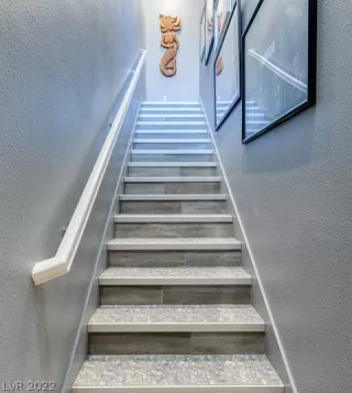 Photo #4: 2431968 Listing