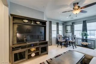 Photo #6: 2431968 Listing