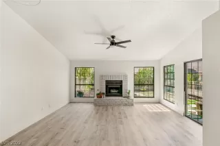 Photo #2: 2431972 Listing 