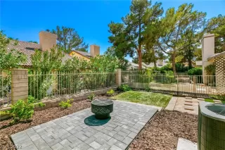 Photo #4: 2431972 Listing 