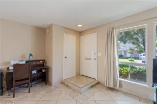 Photo #4: 2431995 Listing