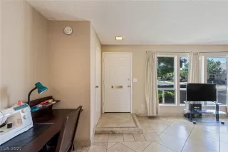 Photo #5: 2431995 Listing