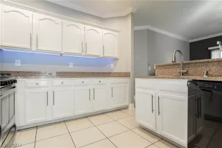 Photo #5: 2432006 Listing