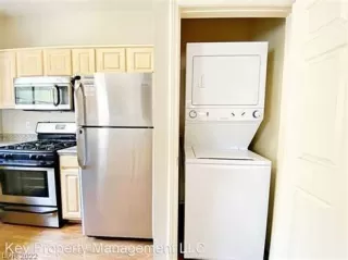 Photo #4: 2432027 Listing