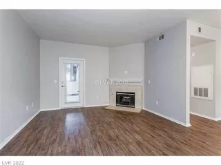 Photo #5: 2432027 Listing