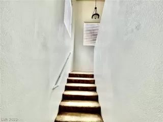 Photo #3: 2432047 Listing