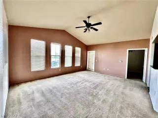 Photo #4: 2432047 Listing