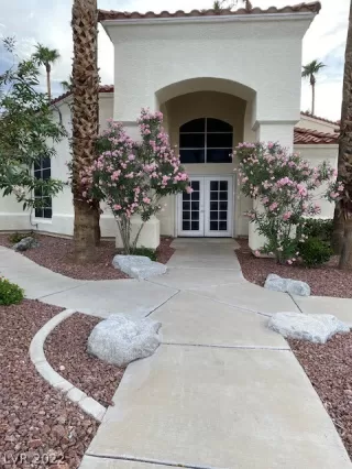 Photo #1: 2432067 Listing