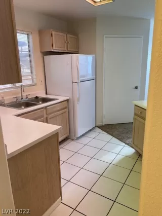 Photo #4: 2432067 Listing