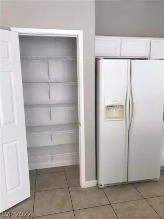 Photo #4: 2432068 Listing 