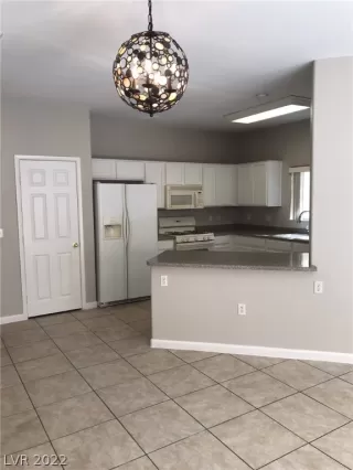 Photo #5: 2432068 Listing 