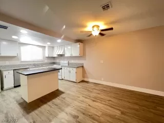 Photo #2: 2432073 Listing 