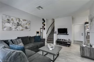 Photo #5: 2432085 Listing 