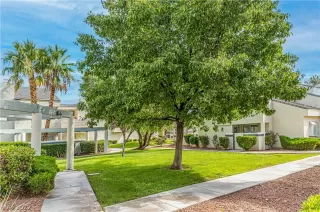 Photo #2: 2432113 Listing