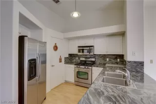 Photo #1: 2432117 Listing 