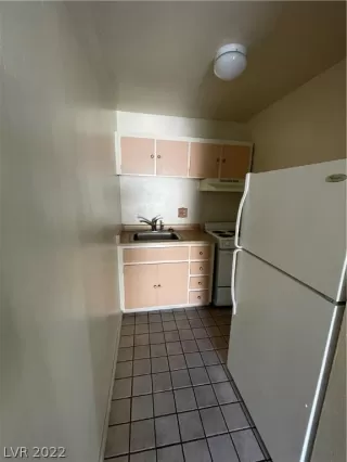 Photo #3: 2432151 Listing 