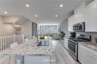 Photo #2: 2432164 Listing 