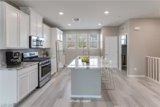 Photo #4: 2432164 Listing 