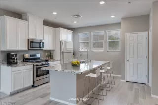 Photo #5: 2432164 Listing 