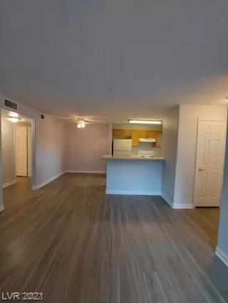 Photo #4: 2432174 Listing 